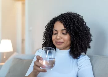 Você bebe pouca água? Saiba os benefícios da água para a saúde