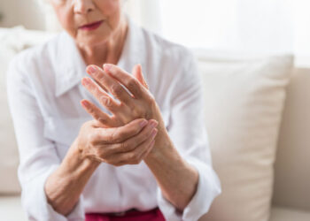 70% das mulheres na menopausa desenvolverão osteoporose