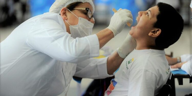Brasil Sorridente investe R$ 10,75 milhões nas equipes de saúde bucal do Ceará, 85% a mais do que em dezembro de 2022