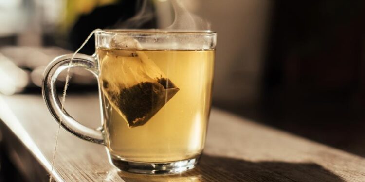 10 remédios caseiros para dor de garganta