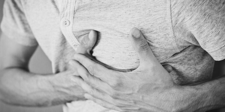 Arritmia cardíaca: o que é, sintomas, causas e tratamento
