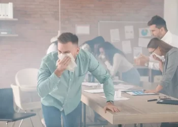 O que fazer após inalar fumaça de incêndio (e como se proteger)