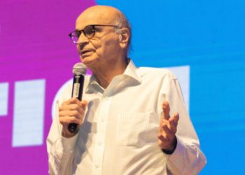 Dr. Drauzio Varella afirma que o trabalho dos farmacêuticos é fundamental para a saúde