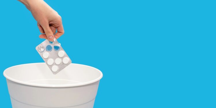 Bulas e embalagens deverão ter alerta sobre descarte de medicamentos