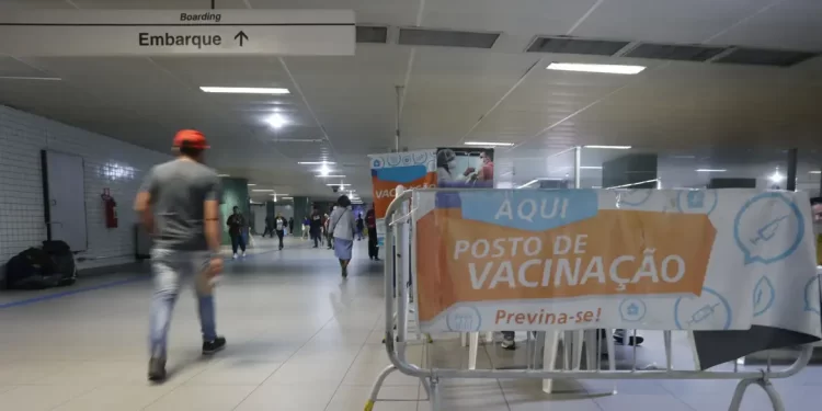 Ministério da Saúde nega desabastecimento generalizado de vacinas no Brasil