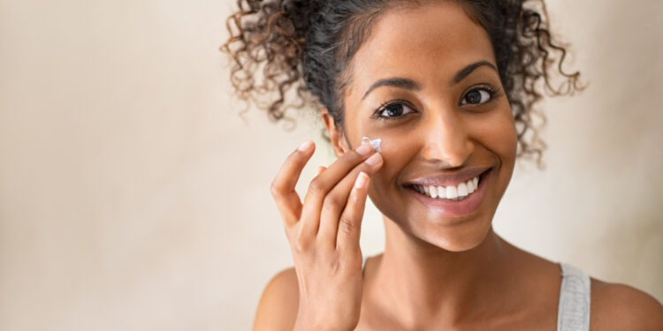 Pele oleosa nem sempre terá acne