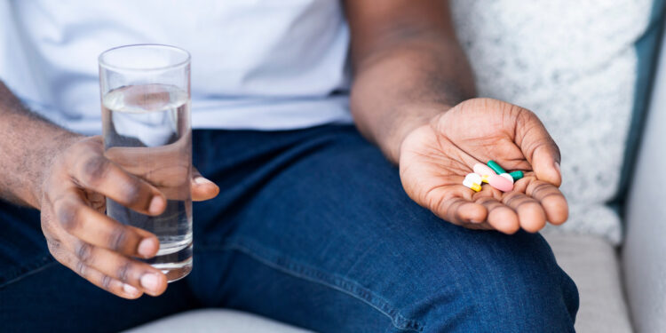 Conheça 8 medicamentos que podem trazer riscos aos idosos