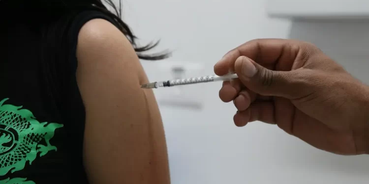 Vacinas contra covid-19 são enviadas para todo o Brasil