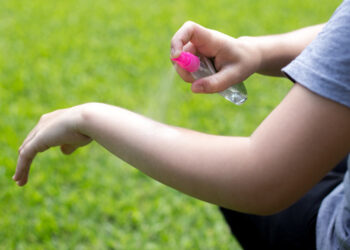 Repelente e protetor solar podem ficar mais baratos no Brasil