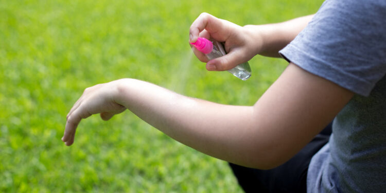 Repelente e protetor solar podem ficar mais baratos no Brasil