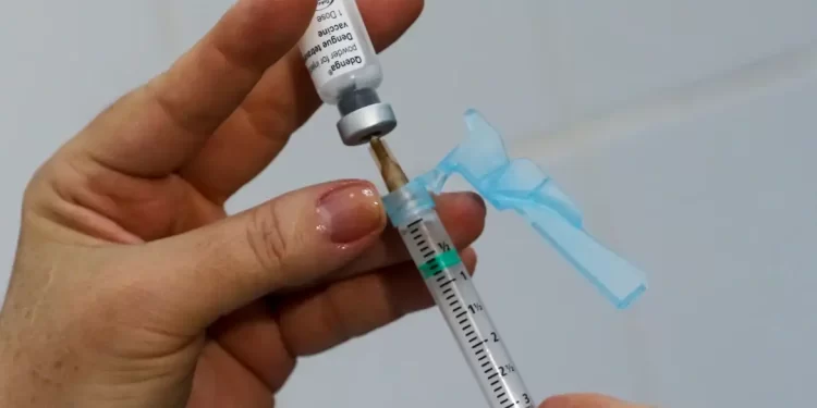 Brasil encerra janeiro com mais de 180 mil casos de dengue e 38 mortes