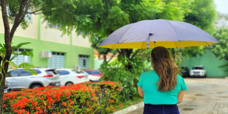 Chuva e proteção solar: população não deve descuidar dos cuidados com a pele em dias nublados