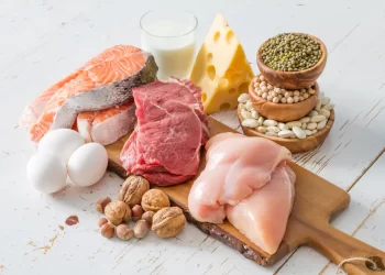 Vitamina B12: saiba para que serve, os alimentos ricos e porque está alta ou baixa