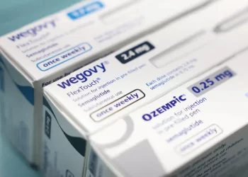 Anvisa obriga retenção de receita para venda de canetas emagrecedoras