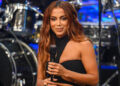 Anitta quer impedir que farmacêutica use seu nome em medicamento para verme