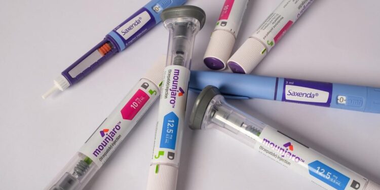 Receita retida: entenda como fica a venda de canetas emagrecedoras