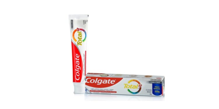 Colgate encerra produção de creme dental Clean Mint após mais de 3 mil queixas