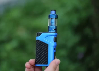 Um em cada nove adolescentes usa cigarro eletrônico no Brasil