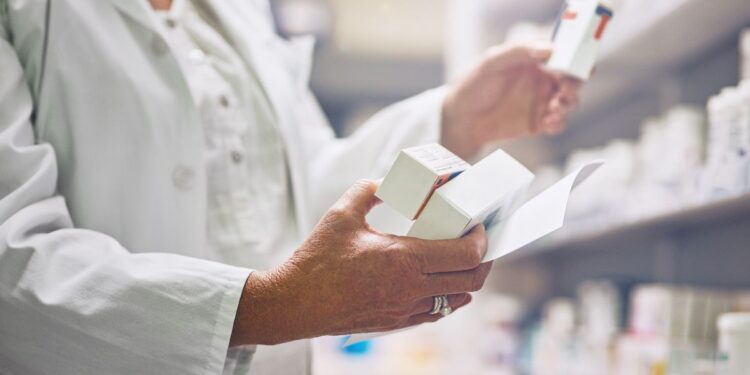 Ministério da Saúde critica projeto de venda de medicamento sem receita em supermercado
