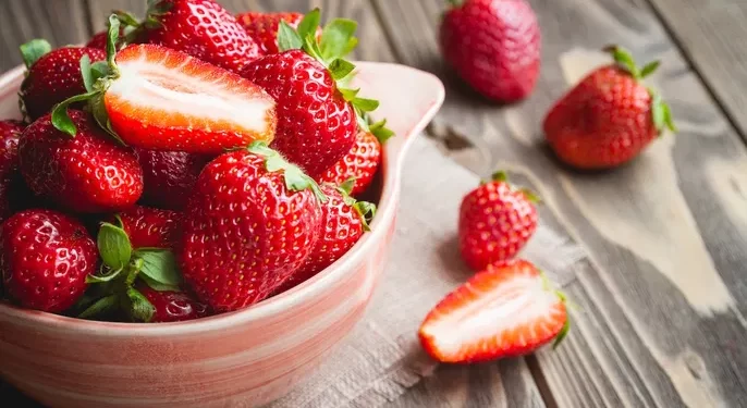 Morango: confira 9 benefícios, informação nutricional e receitas saudáveis