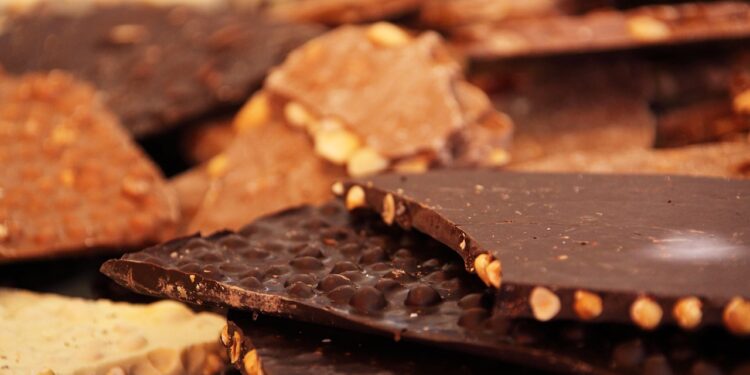 Brasileiros compram menos chocolate e escolhem porções menores