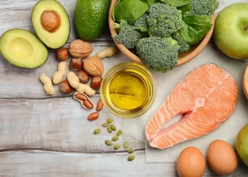 Dieta para eliminar espinhas: o que comer e o que evitar