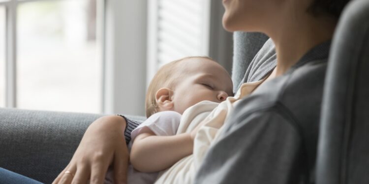 Saiba como o cuidado farmacêutico é aliado na amamentação