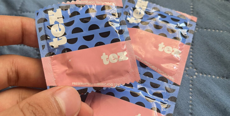 HIV avança de forma silenciosa no Brasil e Saúde diversifica oferta de camisinhas no SUS