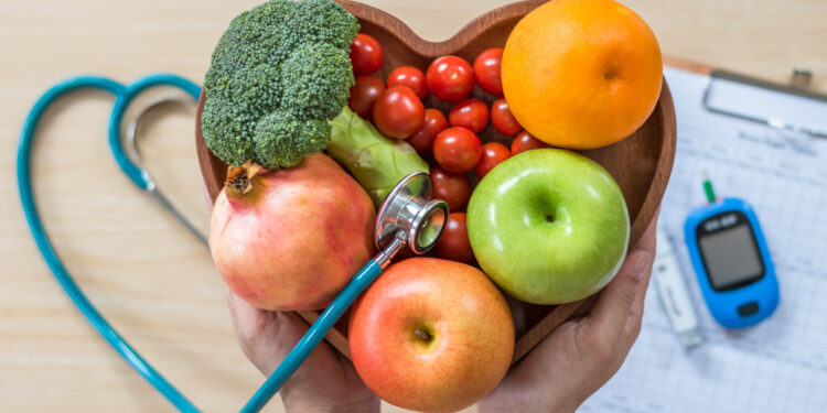 Por que o colesterol aumenta mesmo com alimentação saudável?