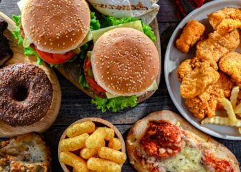 Ultraprocessados podem reduzir hormônios sexuais masculinos