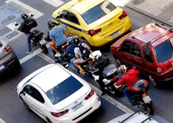 Trânsito causa até 10 vezes mais sequelas que mortes, alerta CFM