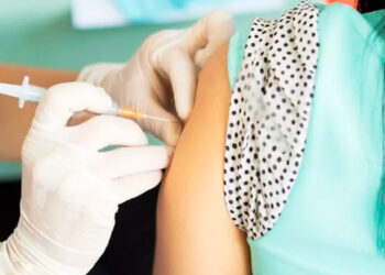 Vacina contra HPV reduz em 58% casos de câncer de colo de útero