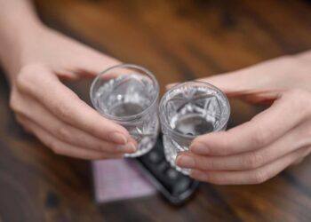 Farmácias devem estar em alerta para casos de metanol