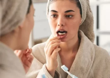 Saúde bucal: por que a gengiva sangra?