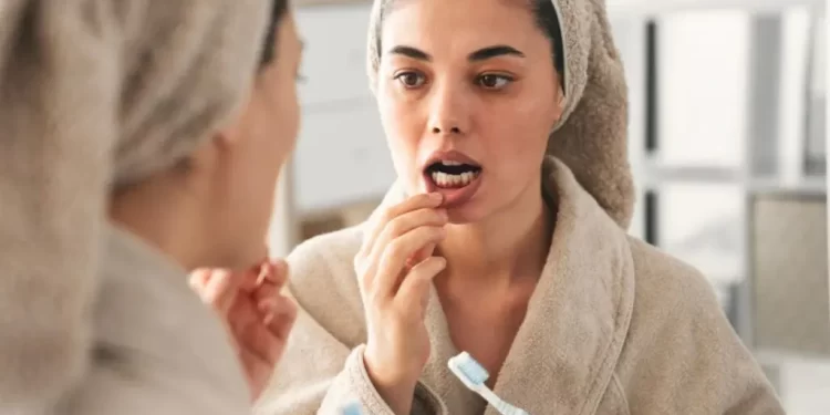 Saúde bucal: por que a gengiva sangra?