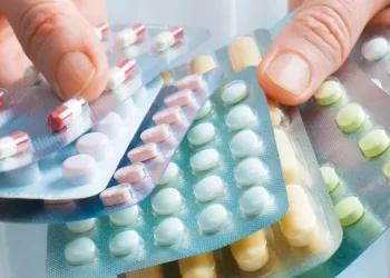 Interação medicamentosa: o que é e quais os riscos para a saúde?