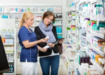 Setor de artigos farmacêuticos cresce 0,2% em outubro, aponta IVS