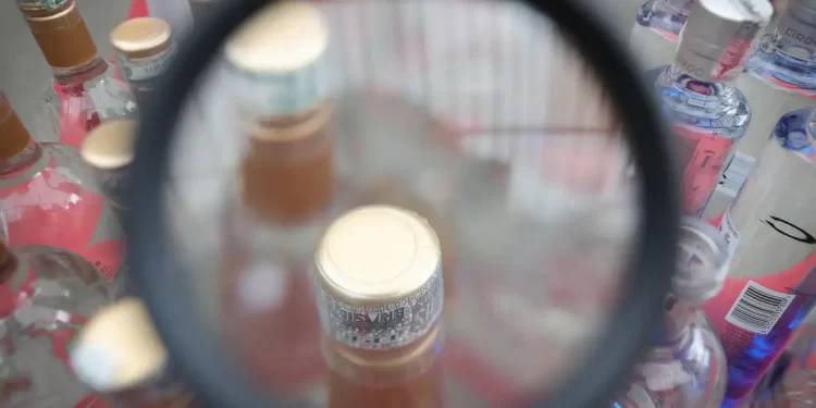 Brasil chega a 16 mortes confirmadas de intoxicação por metanol