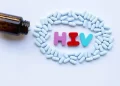 Homem tem remissão do HIV após transplante de células-tronco