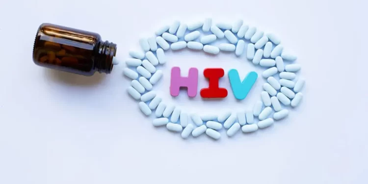 Homem tem remissão do HIV após transplante de células-tronco