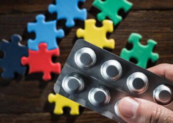 Comissão de Saúde aprova projeto que garante medicamentos para pessoas com TEA no SUS