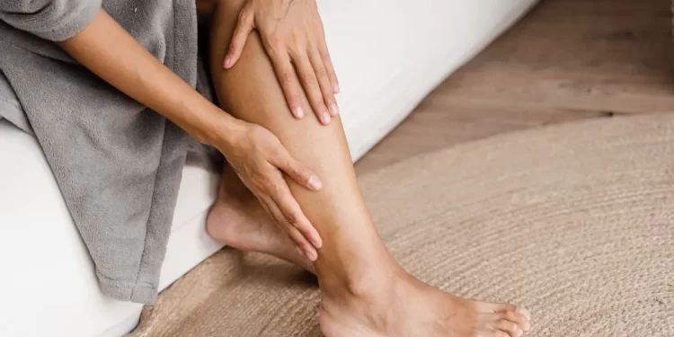 Calor intensifica inchaço nas pernas e problemas circulatórios