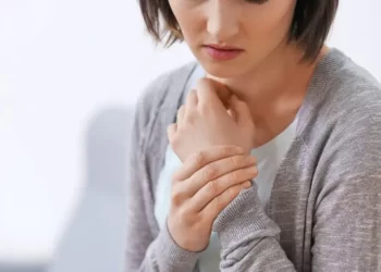 Doenças reumáticas: confira cuidados essenciais durante o verão