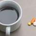 Quais medicamentos não podem ser misturados com café? Veja lista