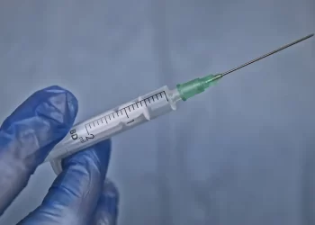 Anvisa alerta para riscos de uso indevido de preenchedores dérmicos