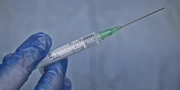 Anvisa alerta para riscos de uso indevido de preenchedores dérmicos