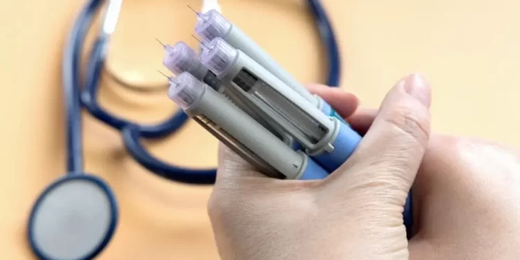 Anvisa, CFF e conselhos de saúde firmam parceria para uso seguro de canetas emagrecedoras