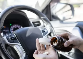 Comissão aprova alerta sobre efeito de medicamentos ao dirigir