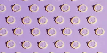 Fabricante de preservativos pode subir preços em 30% devido à guerra no Irã