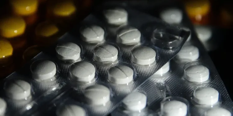Fiocruz vai produzir remédio de alto custo contra esclerose para o SUS